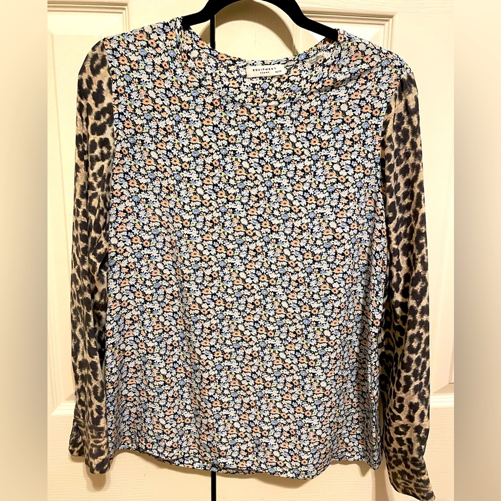 EQUIPMENT Silk top